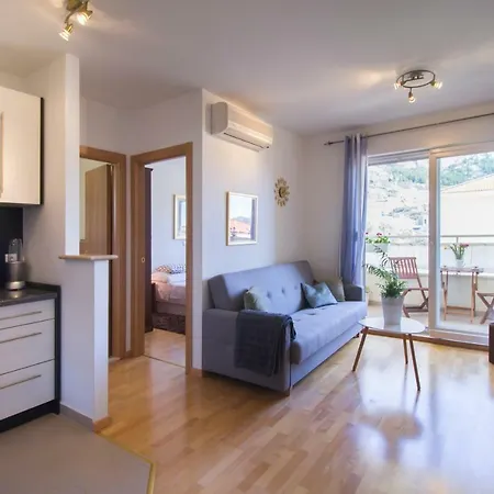 Marinovic Apartment *